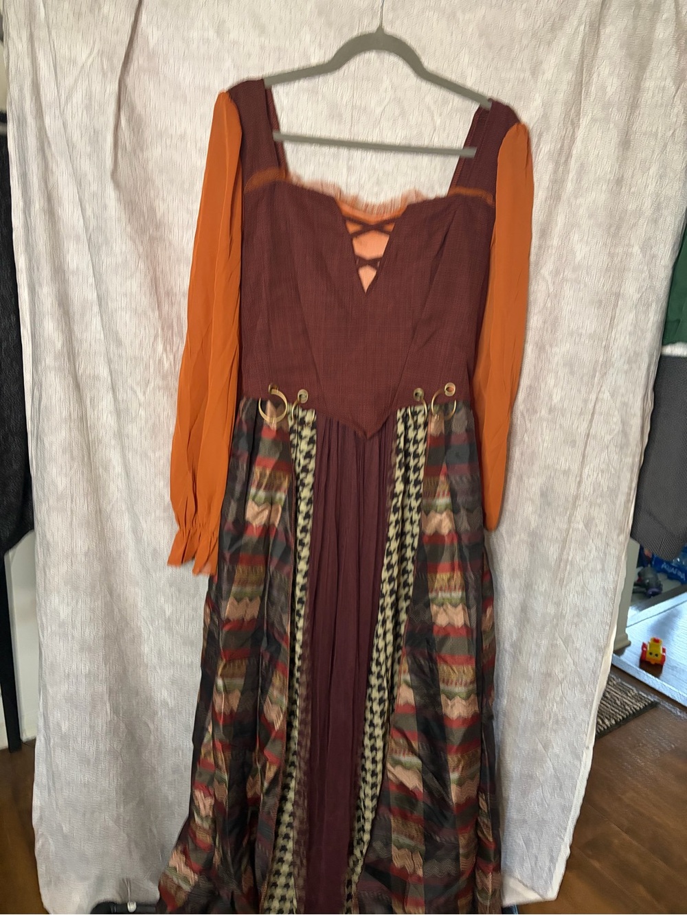 Hocus Pocus Costume Large - Picture 8 of 10